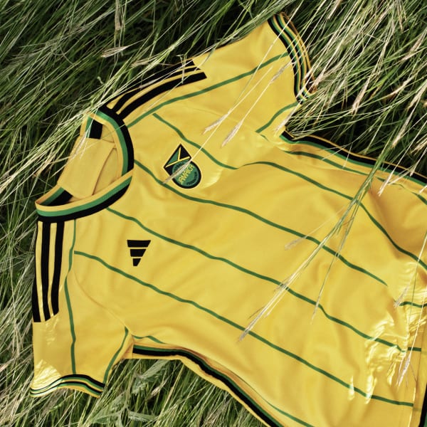 Amarillo Jersey Local Jamaica 23