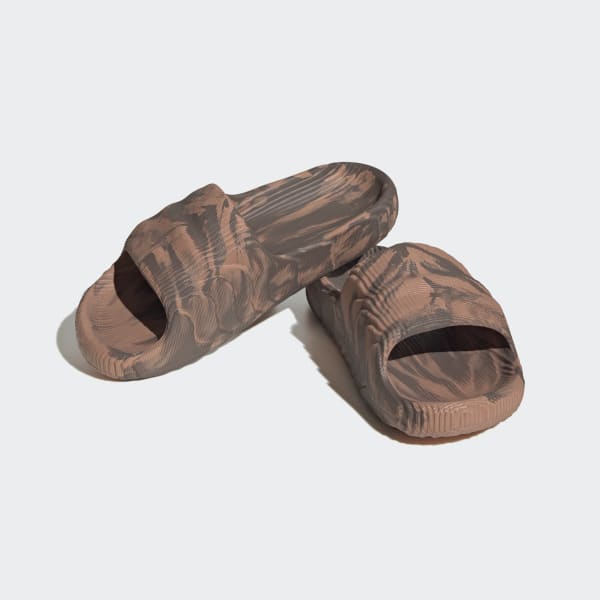 Brown 아딜렛 22
