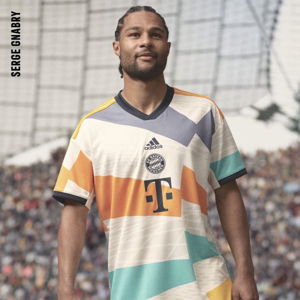 Bezowy FC Bayern 22/23 Fourth Jersey
