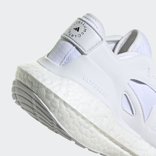 Beyaz adidas by Stella McCartney Ultraboost 22 Ayakkabı LKO14