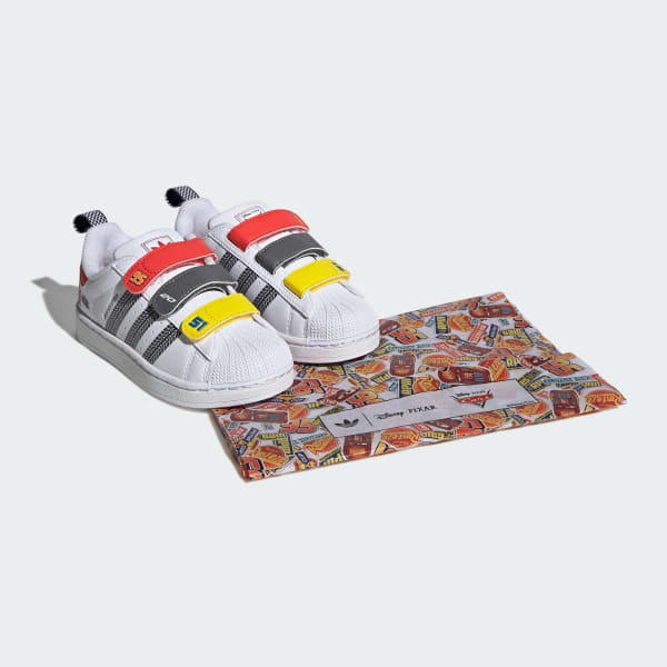 สีขาว รองเท้า adidas Pixar Cars Superstar II Comfort Closure สำหรับเด็ก