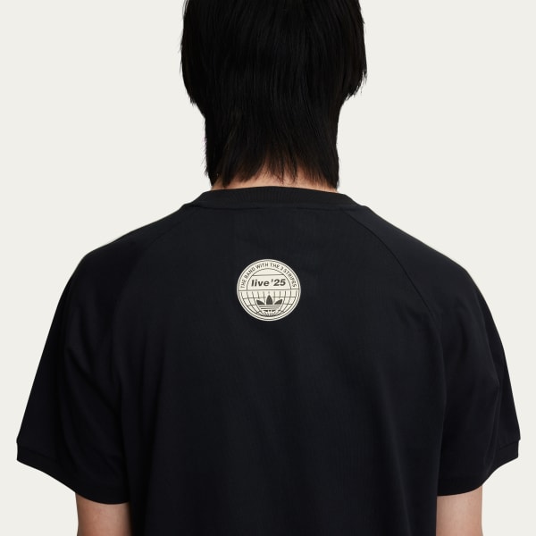 adidas Originals × Oasis ツアースリーストライプス Tシャツ