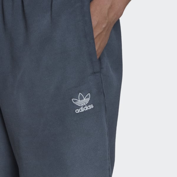 Czerń Essentials+ Made with Nature Shorts LOM87