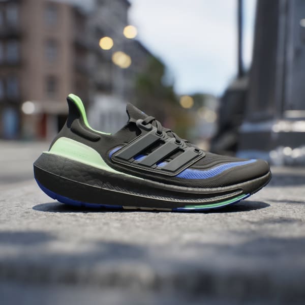 cierna Tenisky Ultraboost Light