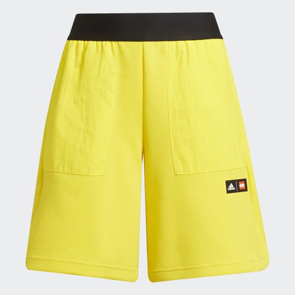 สีเหลือง กางเกงขาสั้นมีกระเป๋าซิป adidas x Classic LEGO® JEW02