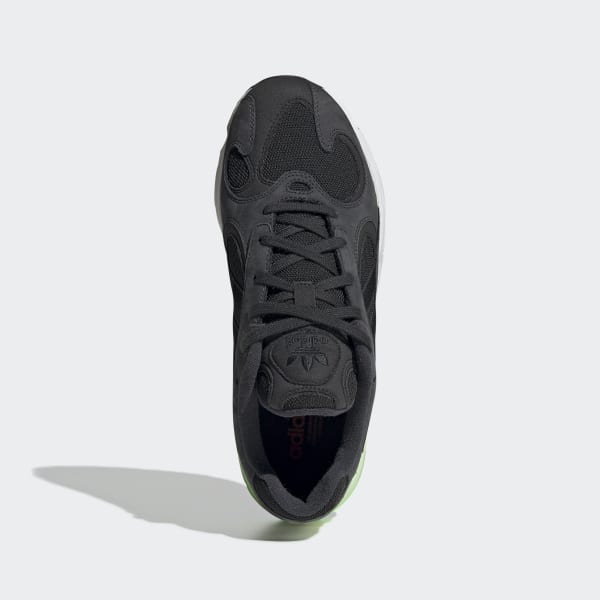 scarpe tipo yung