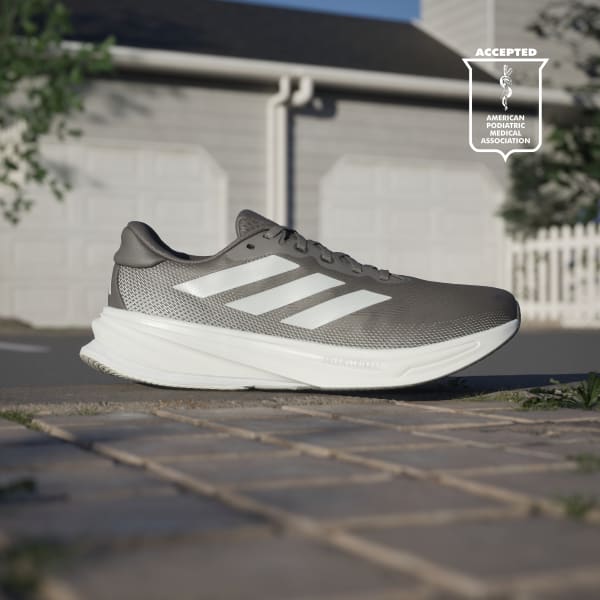 Grigio Scarpe da running Supernova Rise 2