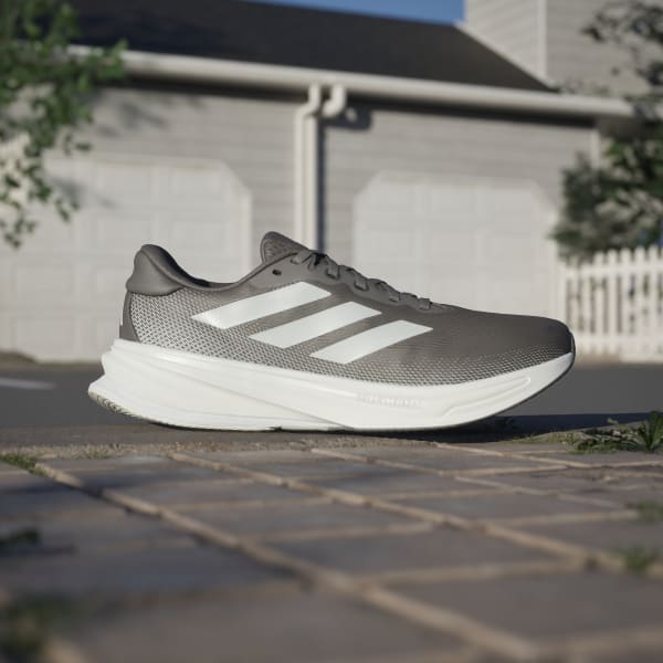 สีน้ำตาล รองเท้าวิ่ง Supernova Rise 2