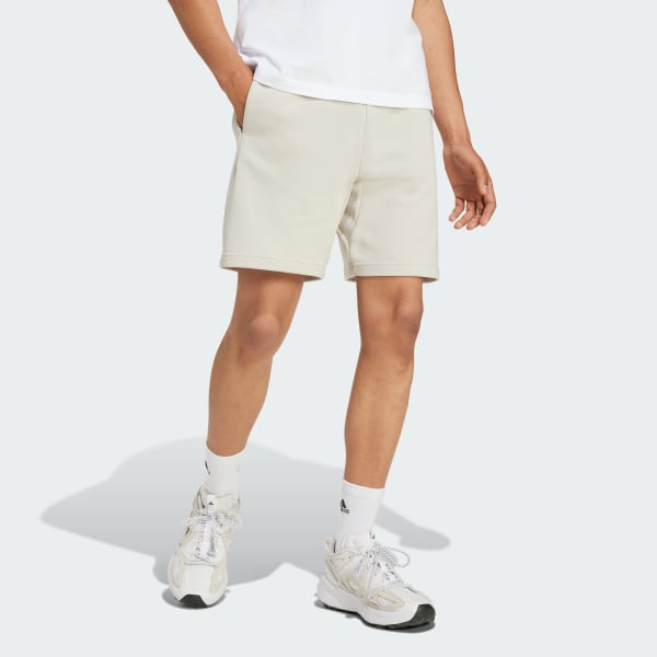 Beige shorts Universitarios