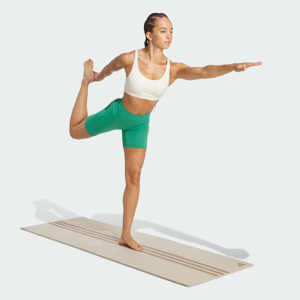 mau-xanh-la Quần Short Legging 7 Inch All Me Essentials