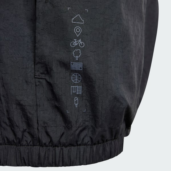 adidasシティエスケープ プレミアム ウインドブレーカー