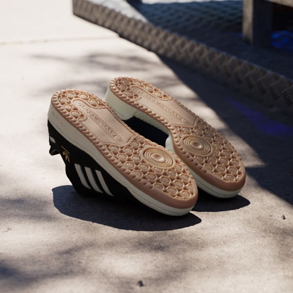 Black Forum Low CL Shoes