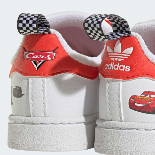 Zapatillas adidas de Cars de Pixar Superstar II y cierre cómodo