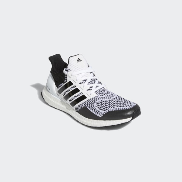 adidas primeknit black and white