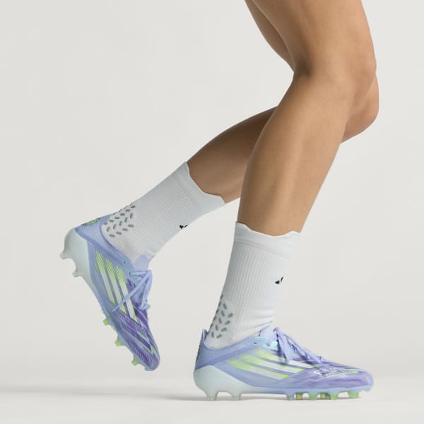 fialová Kopačky F50 Sparkfusion Elite s nízkym strihom na pevný povrch/umelú trávu