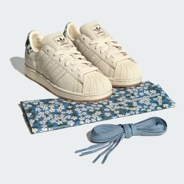 Putih Sepatu Superstar II X Liberty London