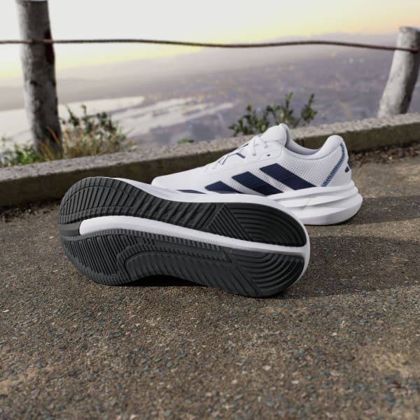 White Galaxy 7 Running Shoes