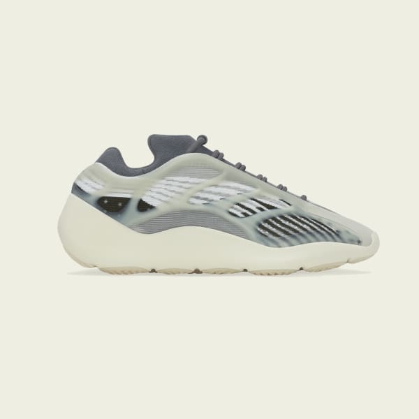 ホワイト YZY 700 V3