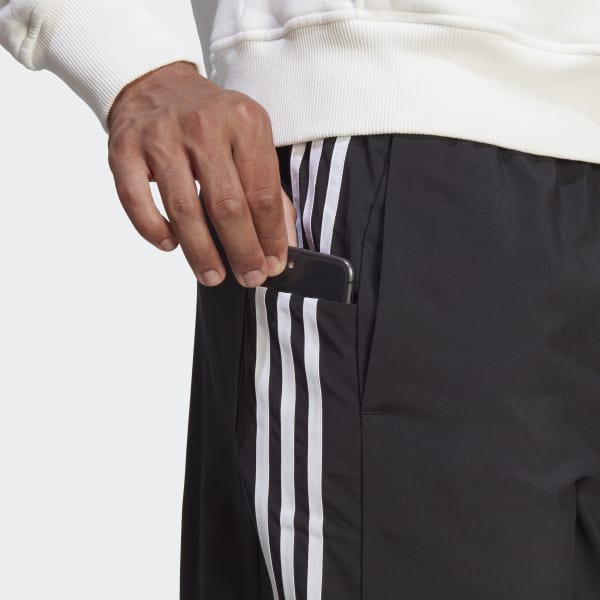 Μαύρο AEROREADY Essentials Chelsea 3-Stripes Shorts