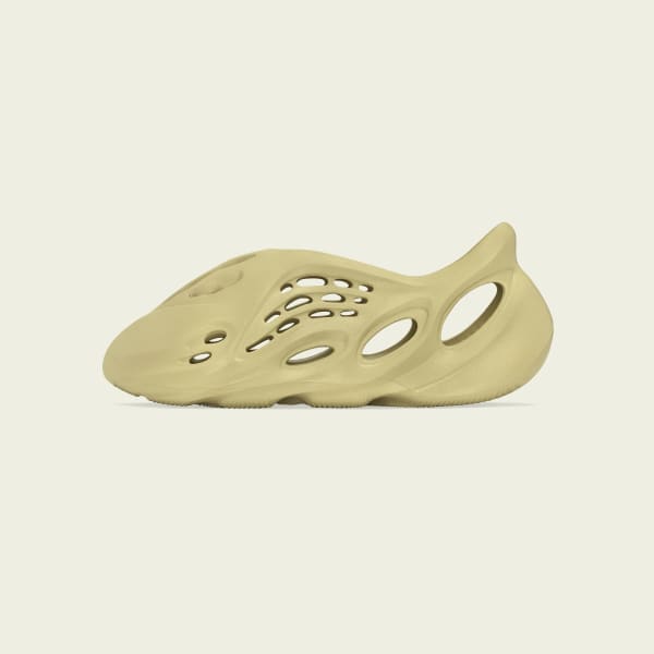 イージーフォームランナー アディダス YZY FOAM RNR ADULTS - グリーン | アディダス ジャパン