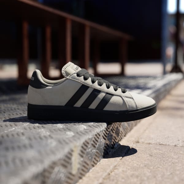 Marron Zapatilla Grand Court Base 00s