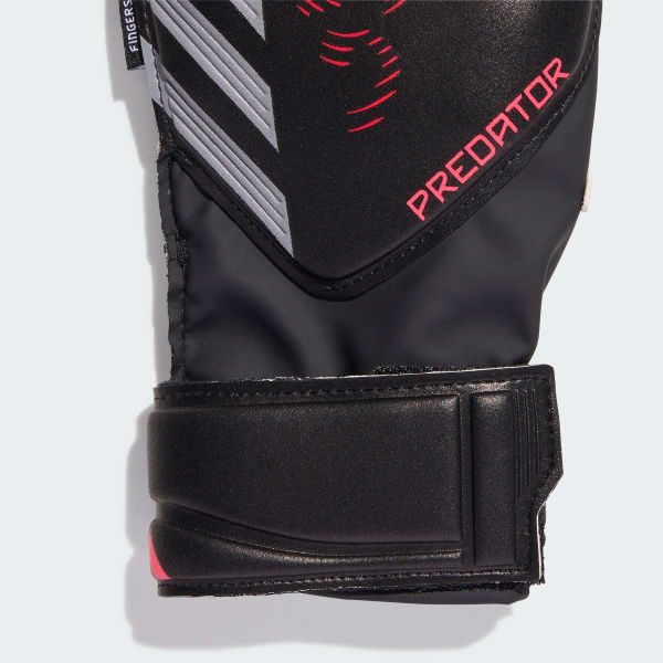 Black Predator Match Fingersave Goalkeeper Gloves Kids