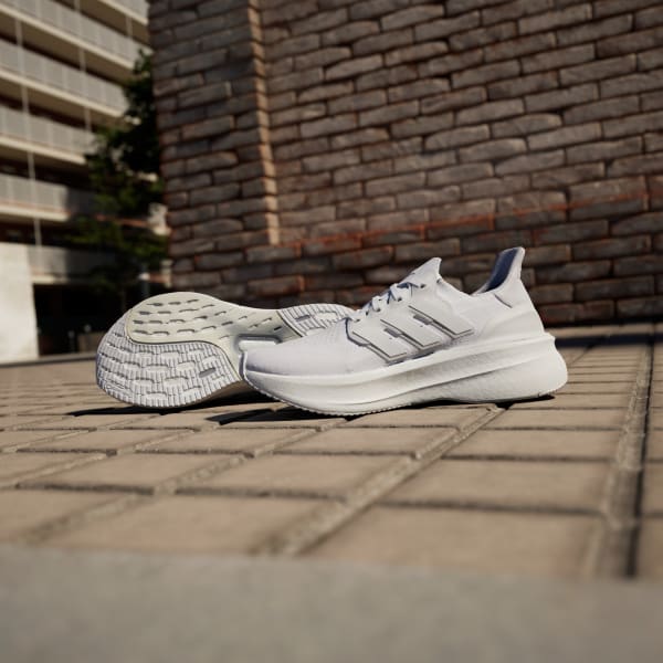 Weiss Ultraboost 5 Laufschuh
