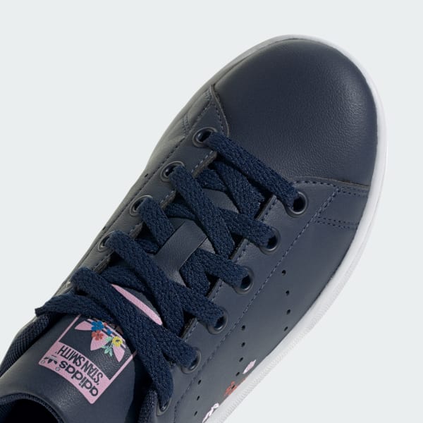 STAN SMITH J