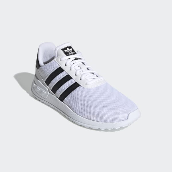 la trainer adidas white