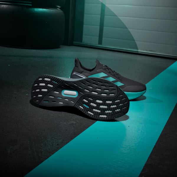 Sort Mercedes - AMG Petronas Formula One Team Ultraboost 5X sko