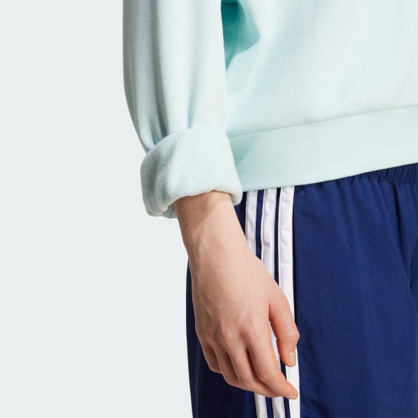 Essentials Small Logo Feelcozy Sweatshirt