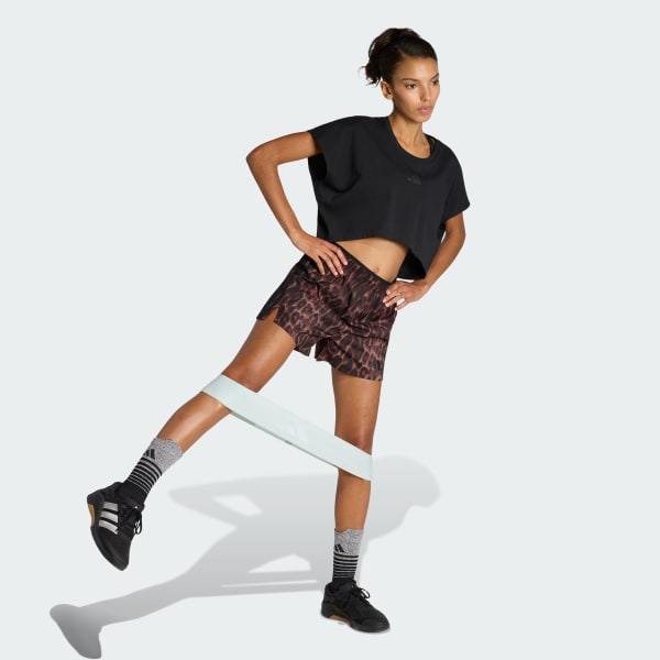 สีน้ำตาล กางเกงขาสั้นผ้าทอลายเสือดาว Workout Essentials