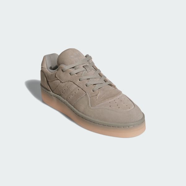 Beige Rivalry Lux Low Shoes