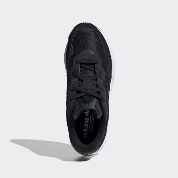 scarpe adidas yung arcobaleno
