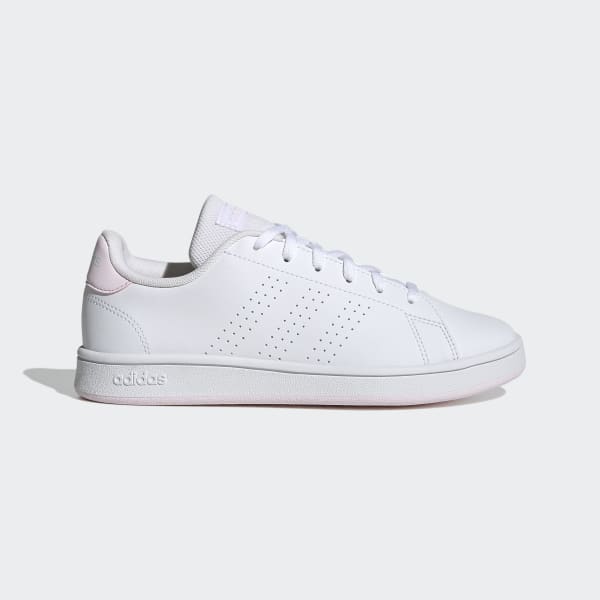 Adidas advantage on feet hot sale