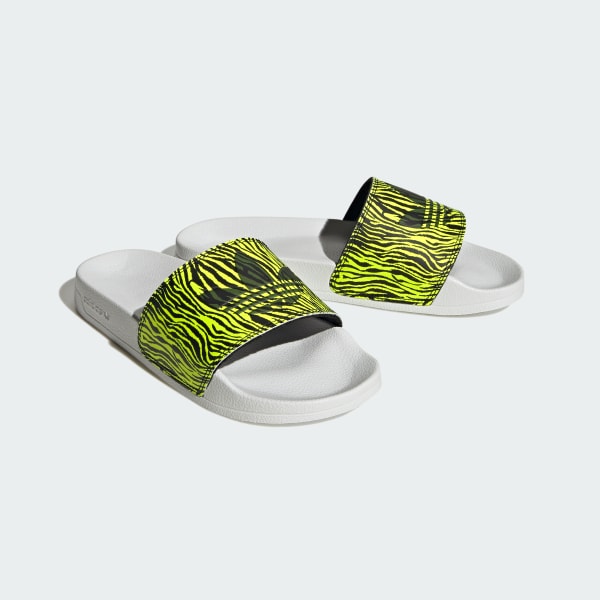 Nike benassi sales yellow