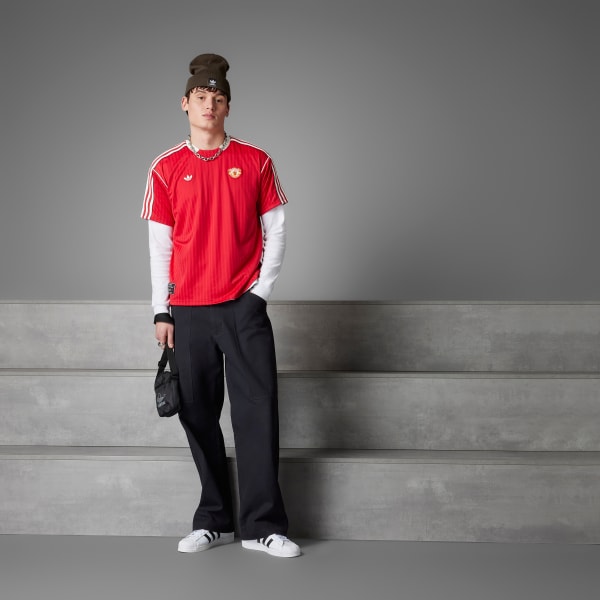 Kirmizi Manchester United Terrace Icons Forma (Unisex)