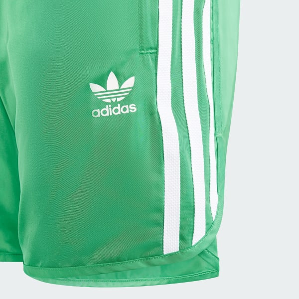 สีเขียว กางเกงขาสั้น Adicolor