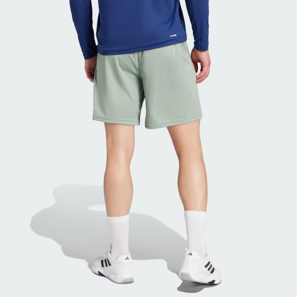 Verde Shorts Train Essentials Logo