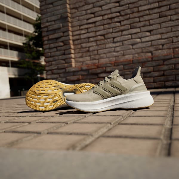 Beige Zapatilla Ultraboost 5