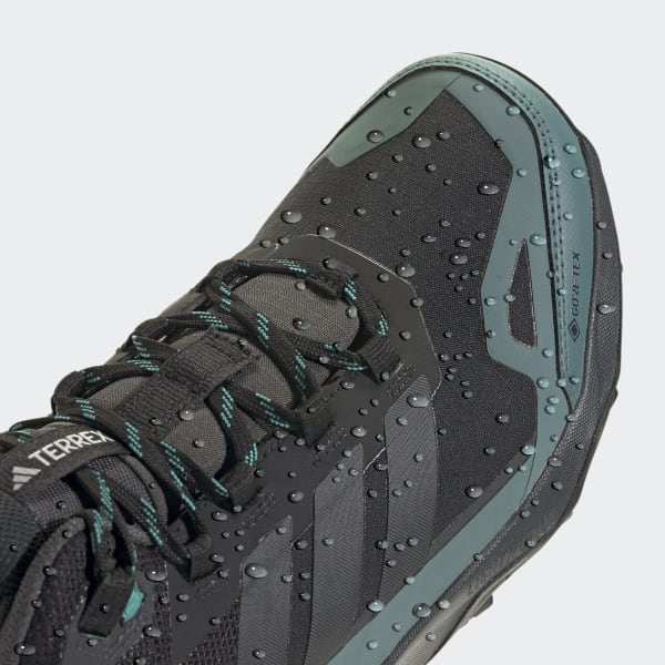 飛鳥 adidas Terrex Skychaser AX5 Mid Gore TEX Carbon JQ2207 から