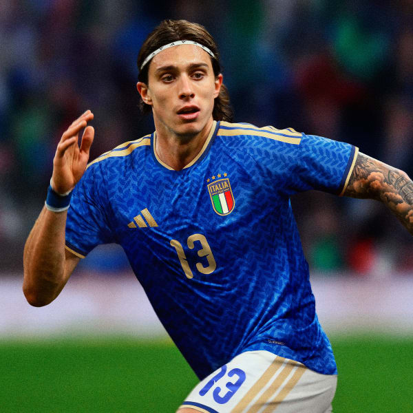 Camiseta Authentic de la primera equipación de Italia 26