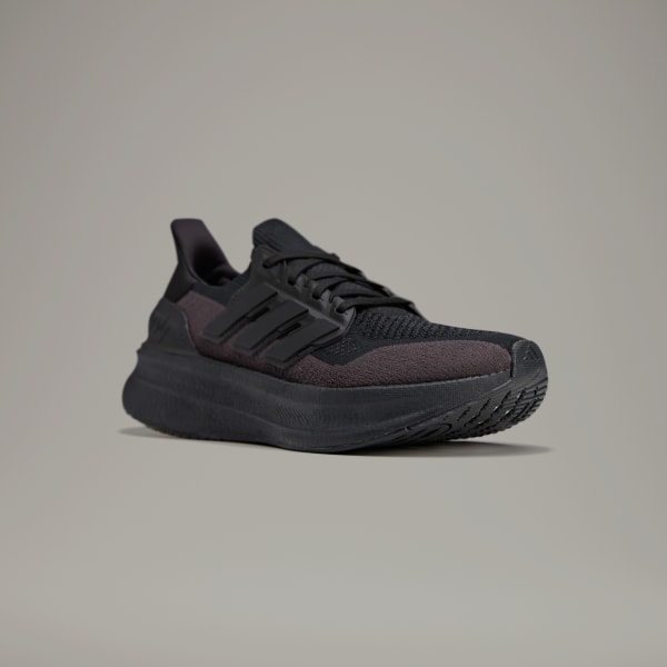 Schwarz Y-3 Ultraboost 5
