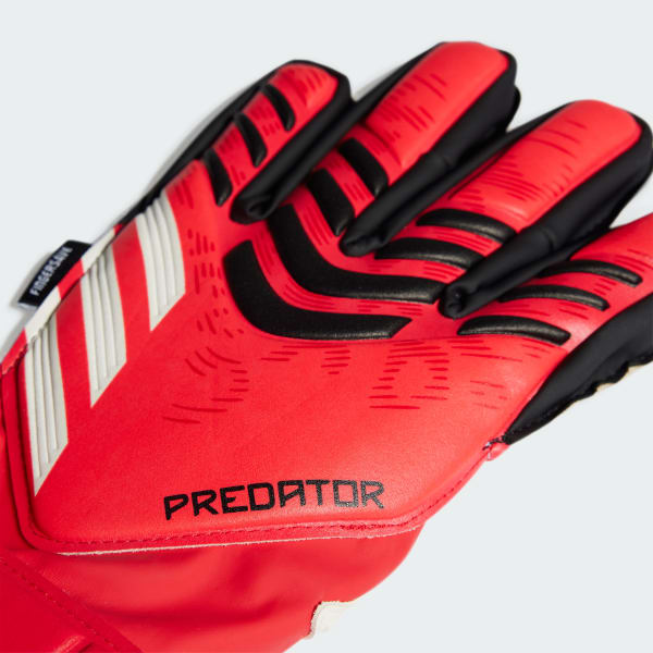 Red Predator Match Fingersave Goalkeeper Gloves Kids
