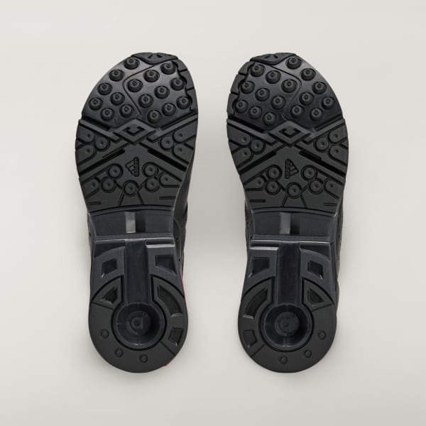 Svart Y-3 A3 Control