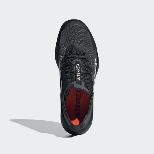 Schwarz Terrex Agravic Speed Trailrunning-Schuh