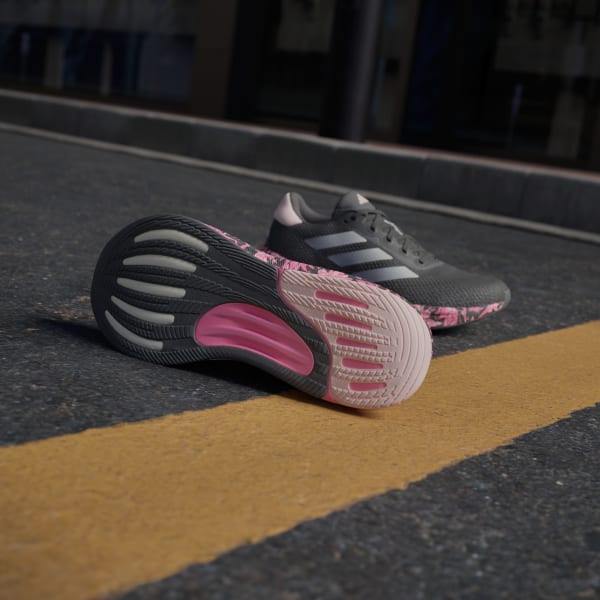 Black Supernova Stride Running Shoes