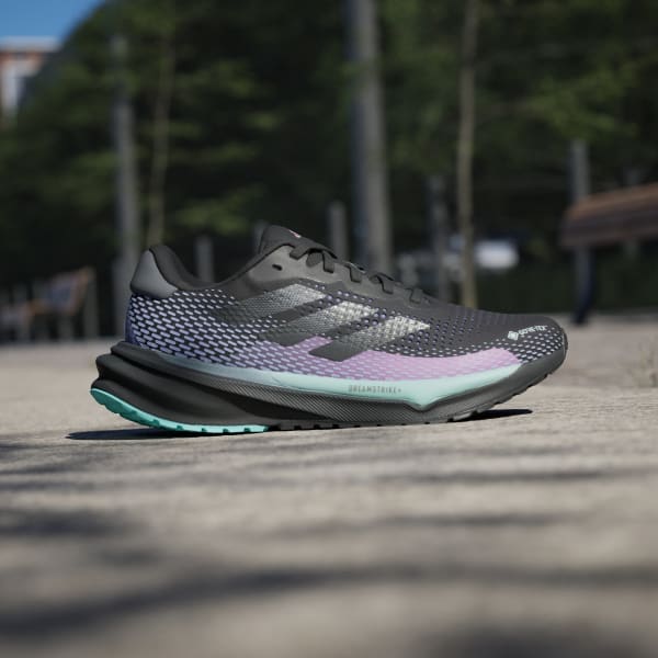 Black Supernova GORE-TEX Running Shoes
