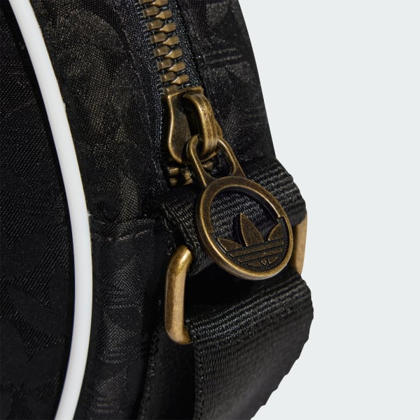 Adidas★韓国人気 Trefoil Monogram Jacquard Round Bag IT7388 adidas Women's Lifestyle Trefoil Monogram Jacquard Round Bag