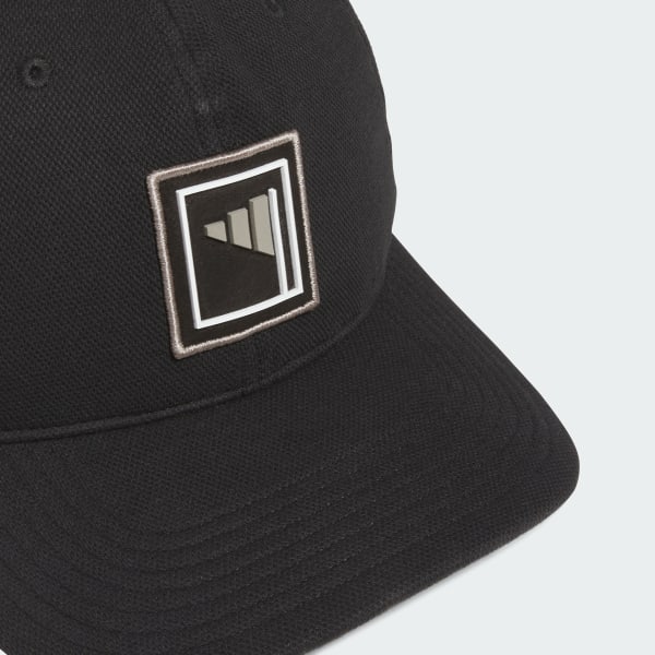 Svart Piqué Beyond Graphic Caps